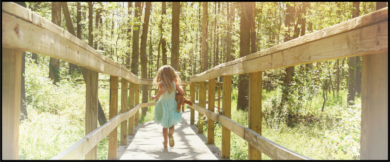 My Storybrook - Kid on a boardwalk